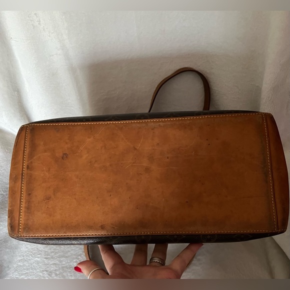 LOUIS VUITTON Monogram Cabas Mezzo Tote Bag - AUTHENTIC And BEAUTIFUL! - Picture 14 of 15